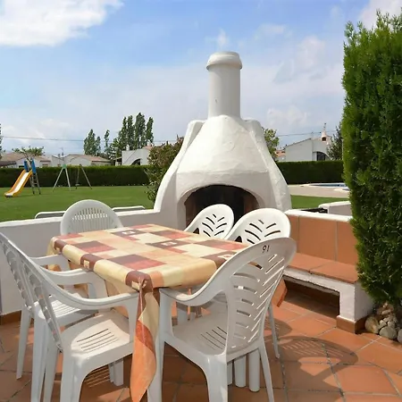 In Estartit Near & Pool *