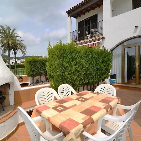 In Estartit Near & Pool