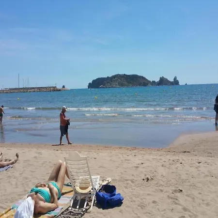 In Estartit Near & Pool 度假居 *
